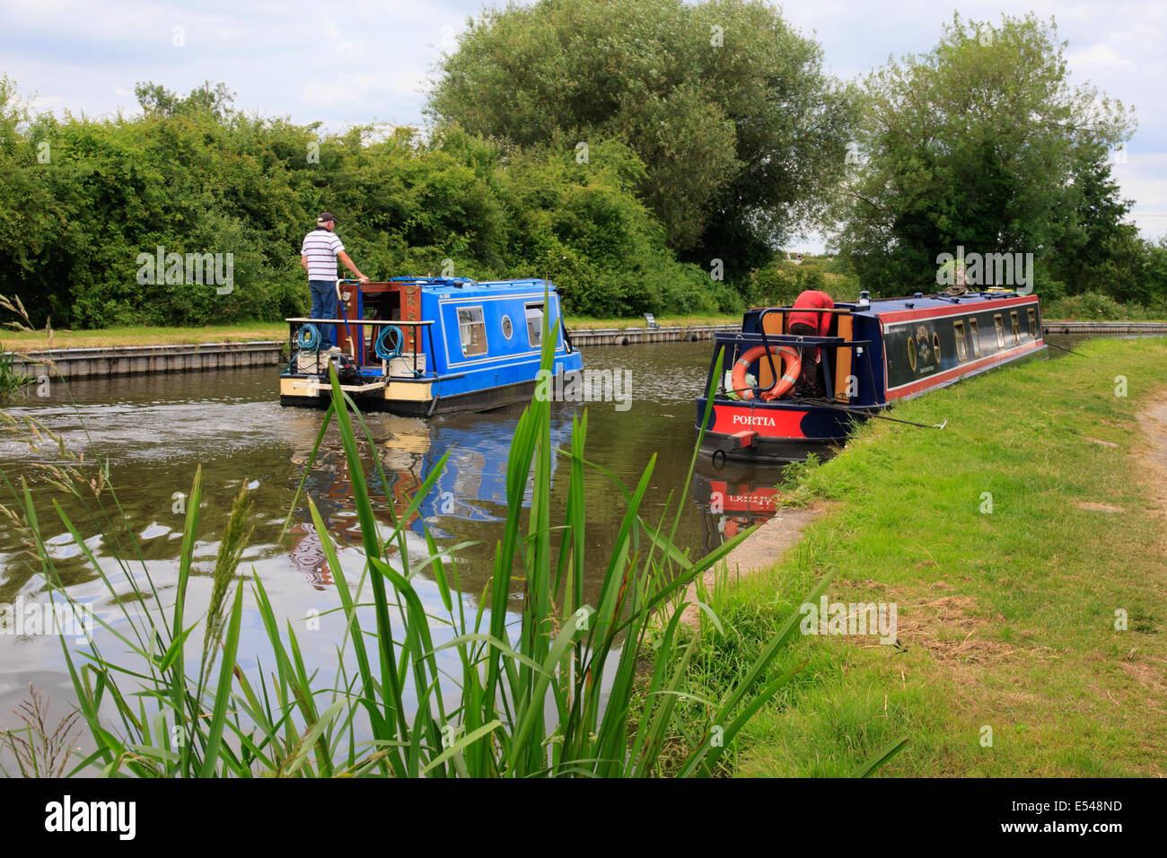 Kanalboote auf Trent und Mersey Kanal in Willington Stockfoto