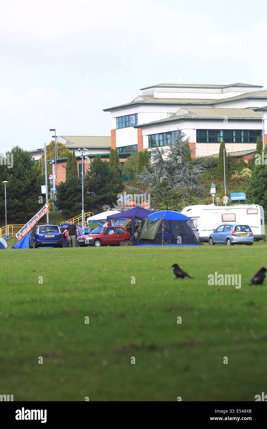 Demonstranten nehmen Camp am Stafford Hospital demonstrieren gegen Kürzungen bei Mid Staffordshire Health Authority Stockfoto