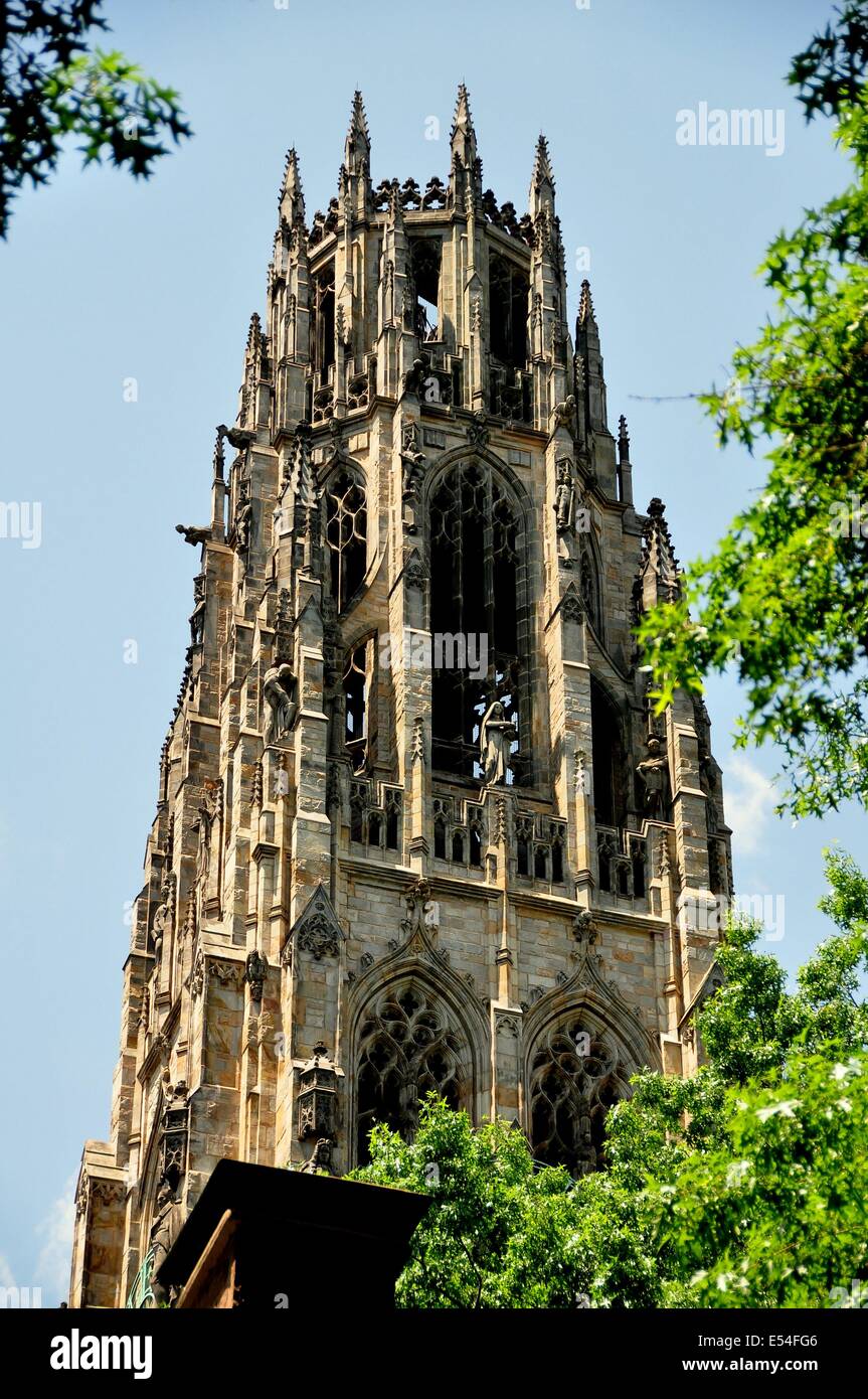 NEW HAVEN, CONNECTICUT: Der Neo-gotischen Harkness Turm am Branford College / Yale University Stockfoto