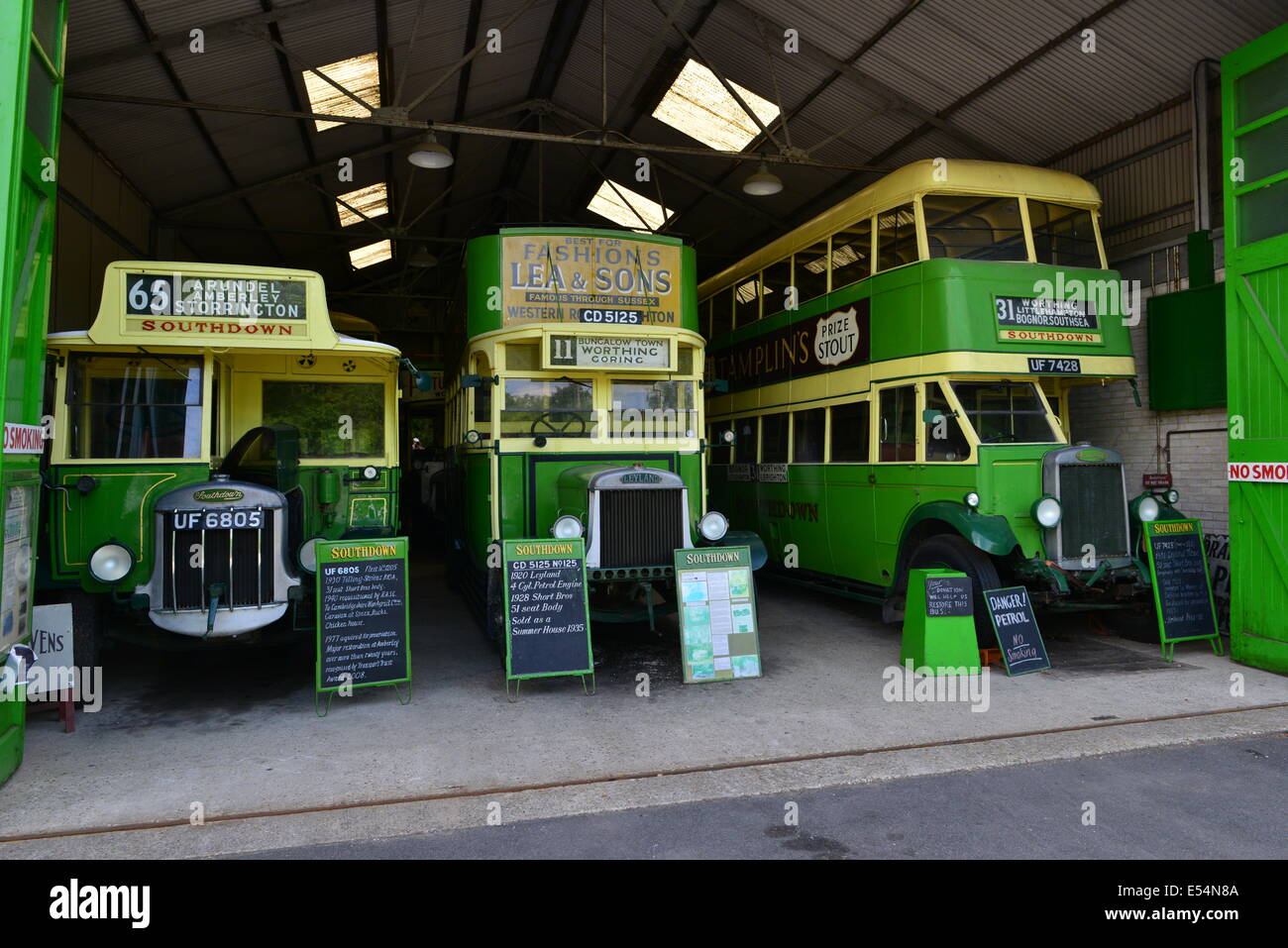 Bus-Garage in Amberley museum Stockfoto