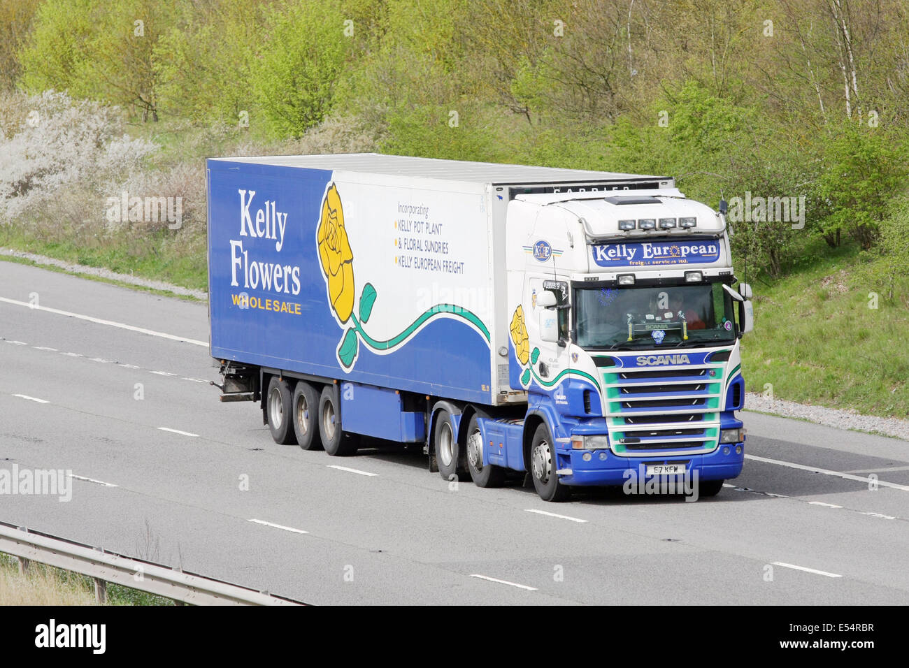 Ein Kelly europäischen LKW Reisen entlang der Autobahn M20 in Kent, England Stockfoto