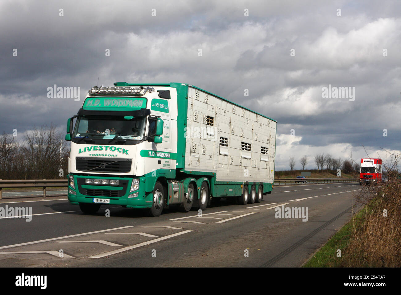 Ein MD Workman LKW Reisen entlang der Schnellstraße A46 in Leicestershire, England Stockfoto