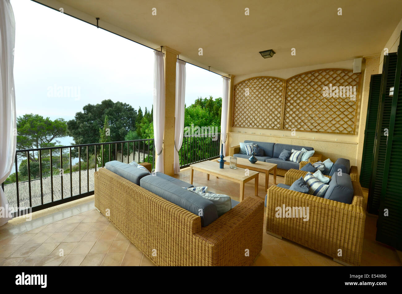 Ferienvilla auf Mallorca - Balkon / Veranda Blick. Stockfoto