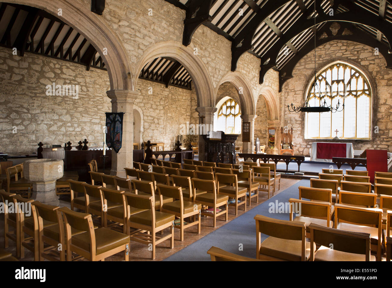 England, Wales, Gwynedd, Lleyn Halbinsel, Aberdaron, St Hywyn Kirche innen Stockfoto