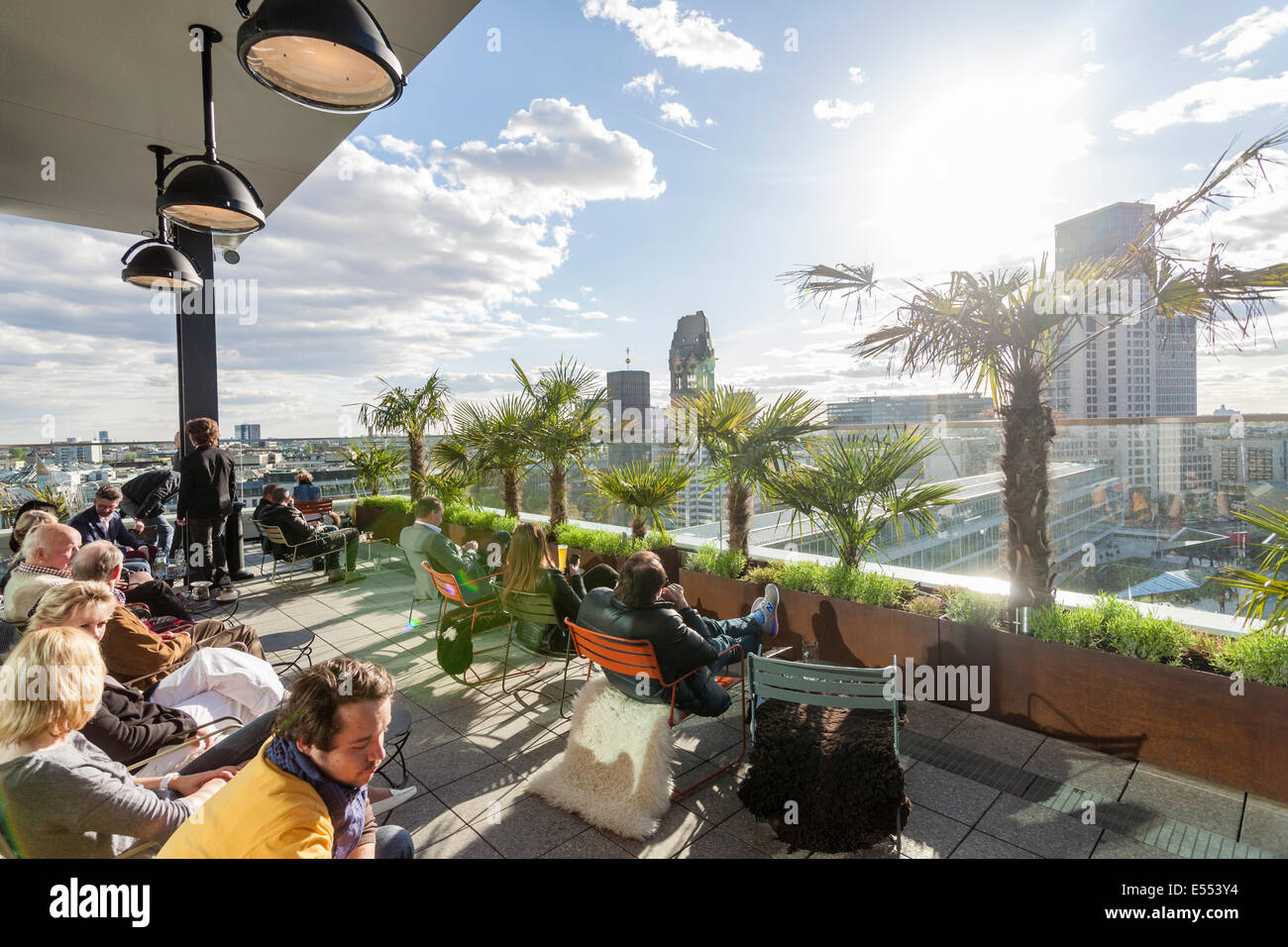 Terrasse der Monkey Bar, Berlin, Deutschland Stockfoto, Bild: 72027624