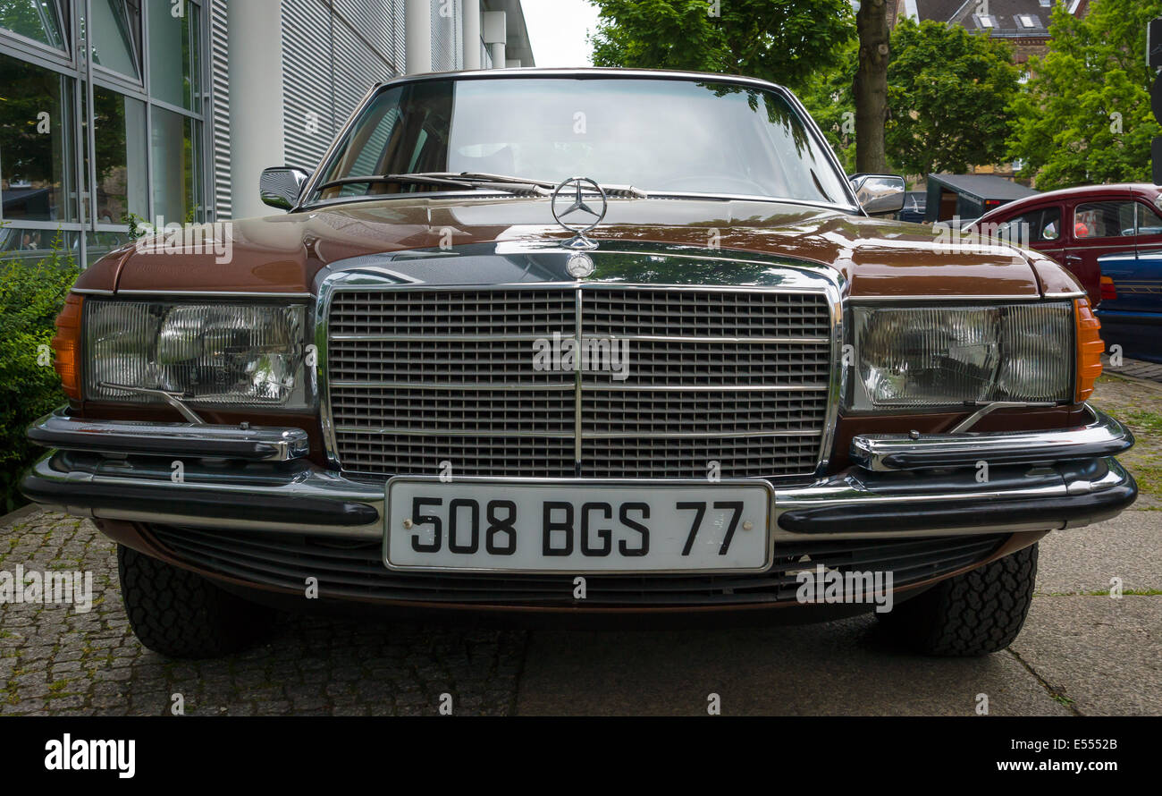 Full-Size-Luxus-Auto Mercedes-Benz 450SEL (W116). Europäischen Auto des Jahres 1974. 27. Oldtimer-Tage Berlin - Brandenburg Stockfoto