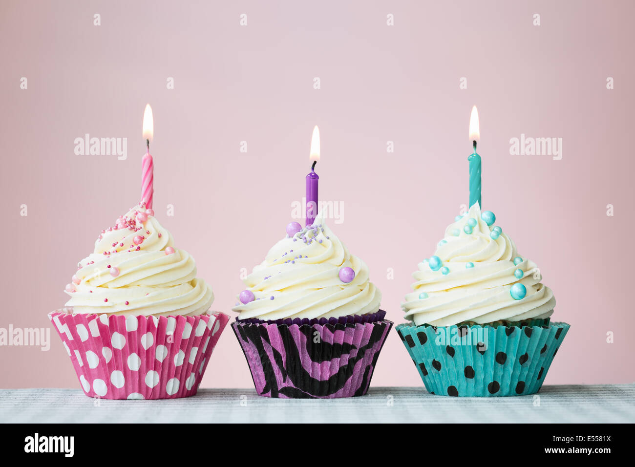 Drei Geburtstag cupcakes Stockfotografie - Alamy