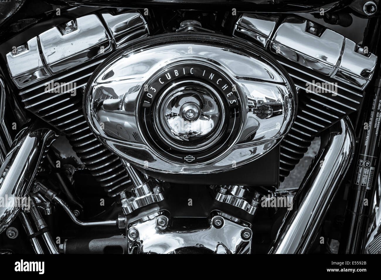 Twin Cam 103 Motor Nahaufnahme Motorrad Harley Davidson Softail. Schwarz und weiß. 27. Oldtimer-Tage Berlin - Brandenburg Stockfoto