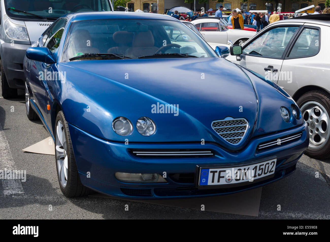 BERLIN, Deutschland - 17. Mai 2014: Sport-Coupé Alfa Romeo GTV V6 TB. 27. Oldtimer-Tage Berlin - Brandenburg Stockfoto