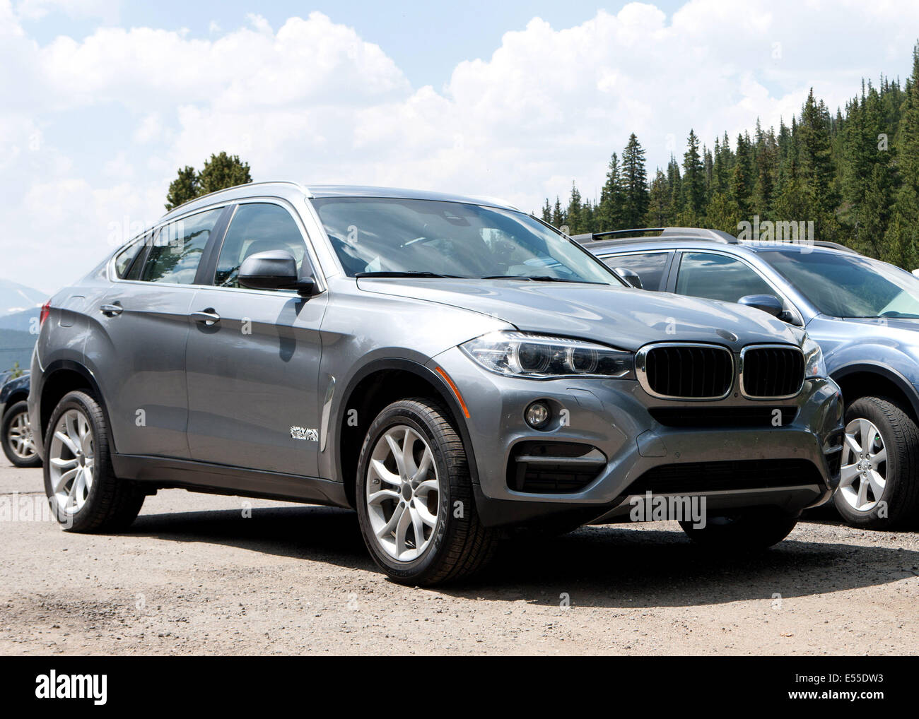 Mt. Evans, Colorado, USA. 19. Juli 2014. 2015 BMW auf Basis des Mt Evans zu Testzwecken Höhe. Colorados Mount Evans Scenic Byway ist die höchstgelegene Asphaltstraße in Nordamerika. © Beth Schneider/ZUMA Wire/ZUMAPRESS.com/Alamy Live-Nachrichten Stockfoto