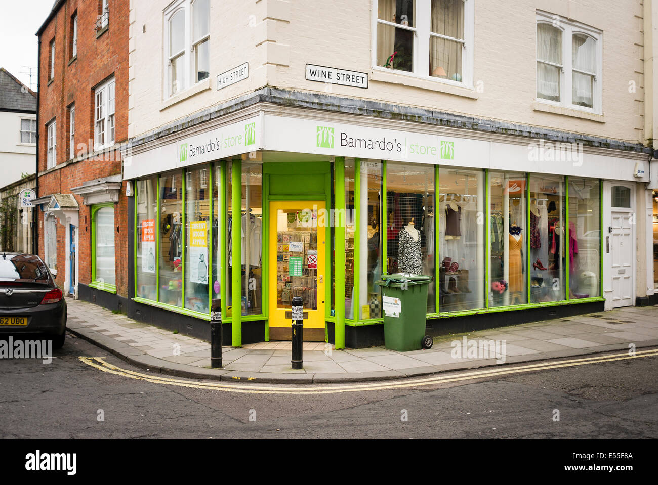 Barnardo es Charity-Shop in Devizes, UK Stockfoto