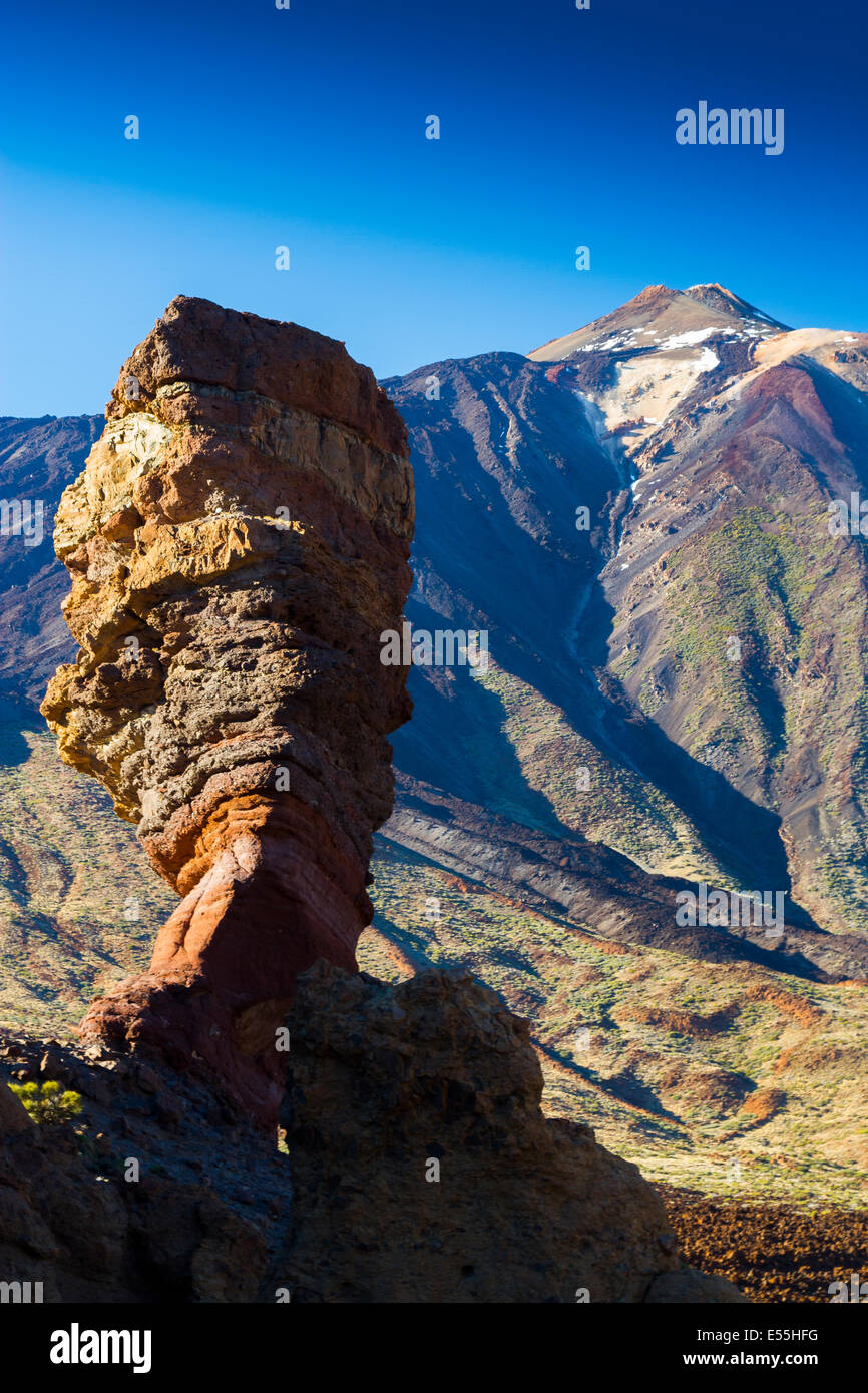 Roque Cinchado und Teide Vulkan. Teide-Nationalpark. La Orotava, Teneriffa, Kanarische Inseln, Atlantik, Spanien, Europa. Stockfoto