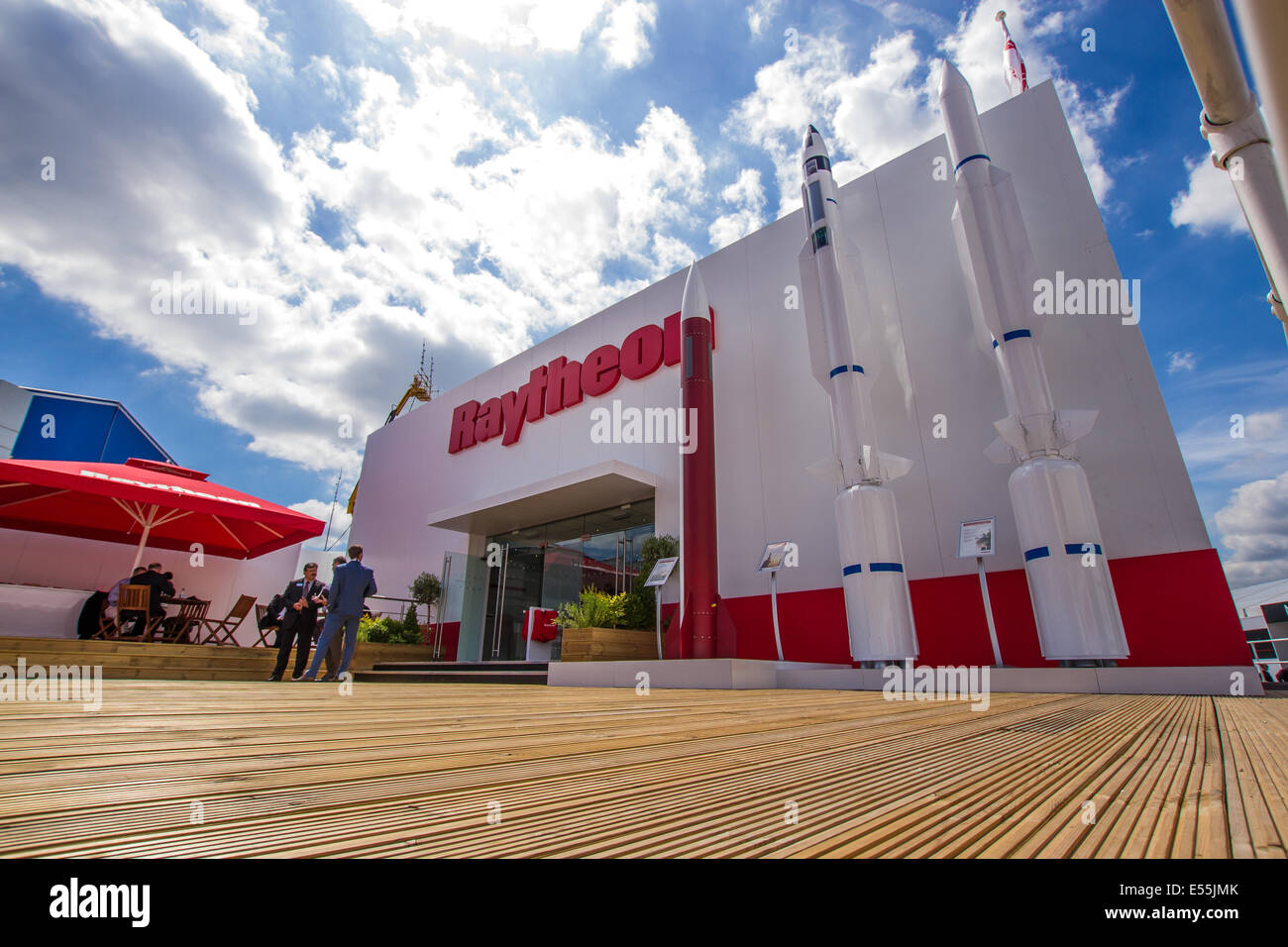 Raytheon Zeichen in Farnborough International Air Show 15. Juli 2014 Stockfoto