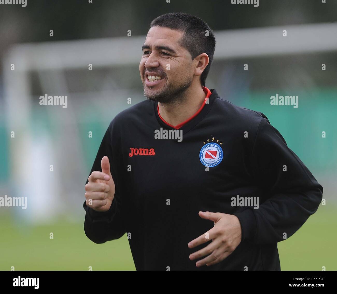 Buenos Aires, Argentinien. 21. Juli 2014. Juan Roman Riquelme beteiligt sich an seine erste Trainingseinheit mit dem Team "Argentinos Juniors" in Buenos Aires, Argentinien, 21. Juli 2014. © Jose Romero/TELAM/Xinhua/Alamy Live-Nachrichten Stockfoto