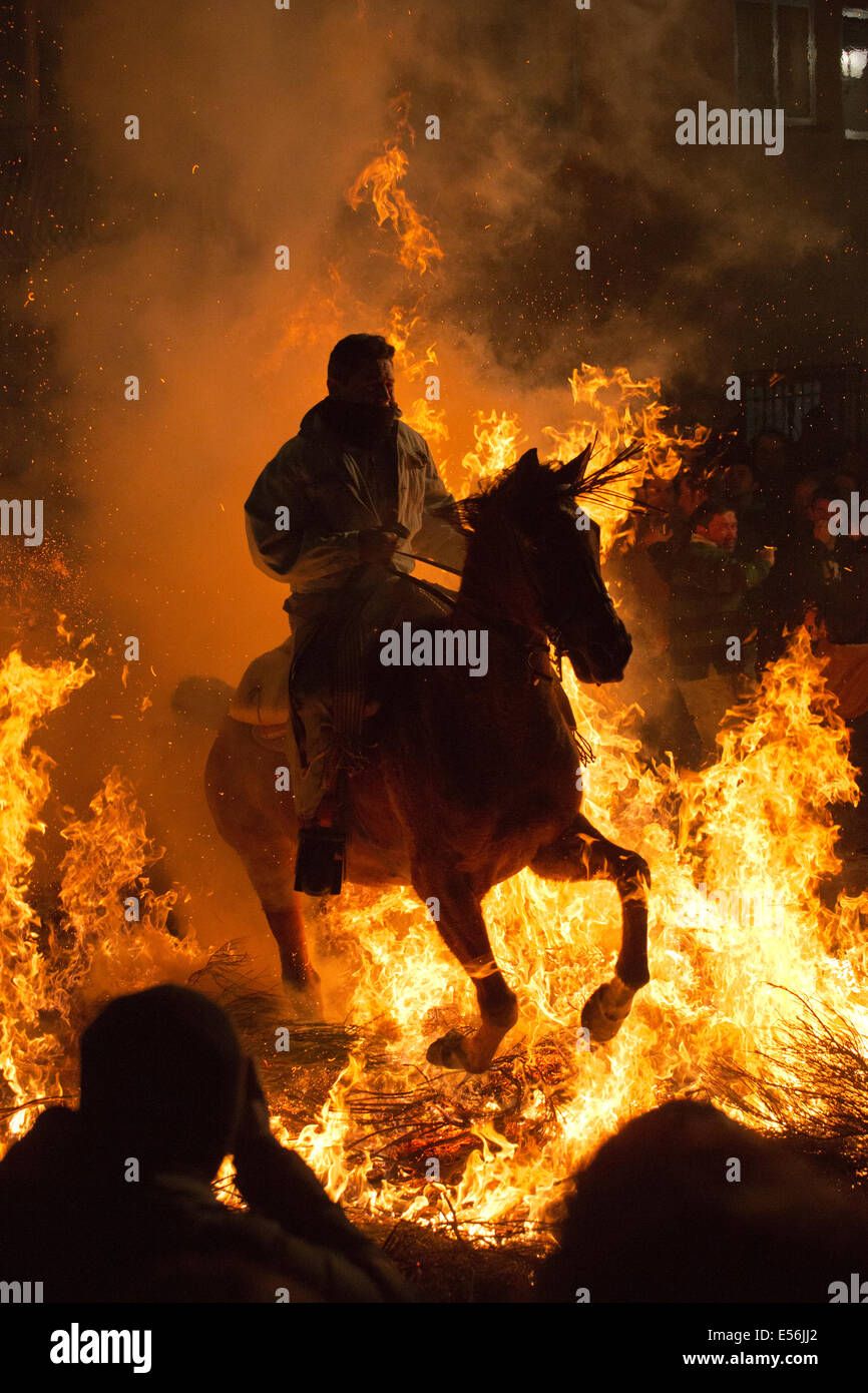 Spanien-Horse Festival Feuer San Bartolome de Pinares Stockfoto