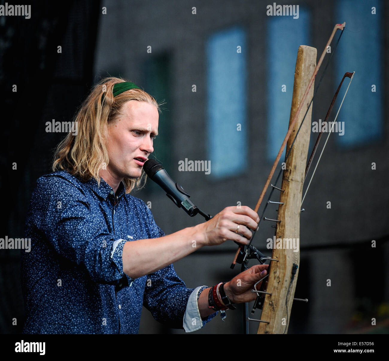 Estnische Sängerin und Perkussionistin führt Silber Sepp in Bohemia Jazz Fest in Liberec, Tschechische Republik, 22. Juli 2014. (CTK Foto/Radek Petrasek) Stockfoto