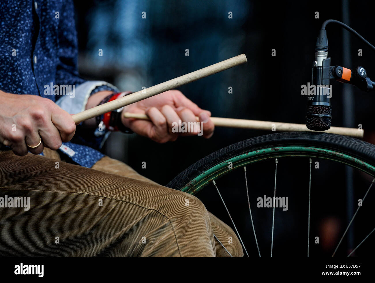 Estnische Sängerin und Perkussionistin führt Silber Sepp in Bohemia Jazz Fest in Liberec, Tschechische Republik, 22. Juli 2014. (CTK Foto/Radek Petrasek) Stockfoto