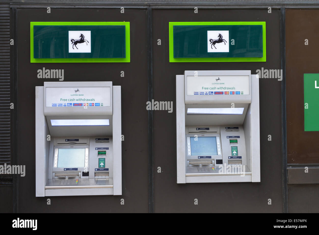 Lloyds Bank Maschinen Geldautomat tanzen Pferd grüne logo Stockfoto