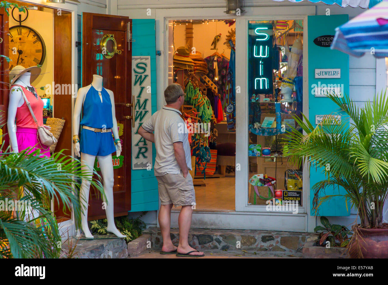 Einkaufen in Cruz Bay auf der Karibik-Insel St. John in den US Virgin Islands Stockfoto