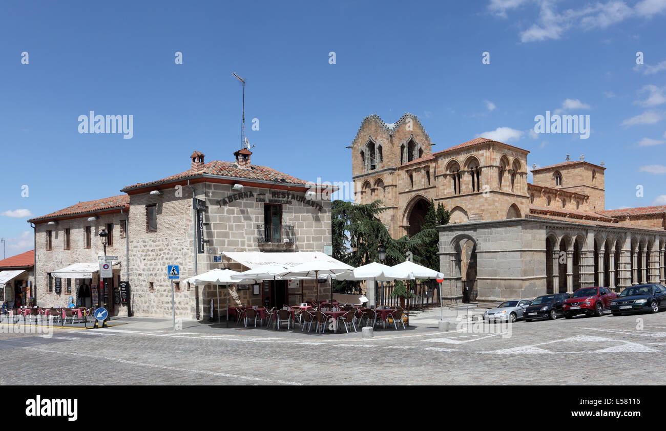 Straßencafé in Avila, Castilla y Leon, Spanien Stockfoto