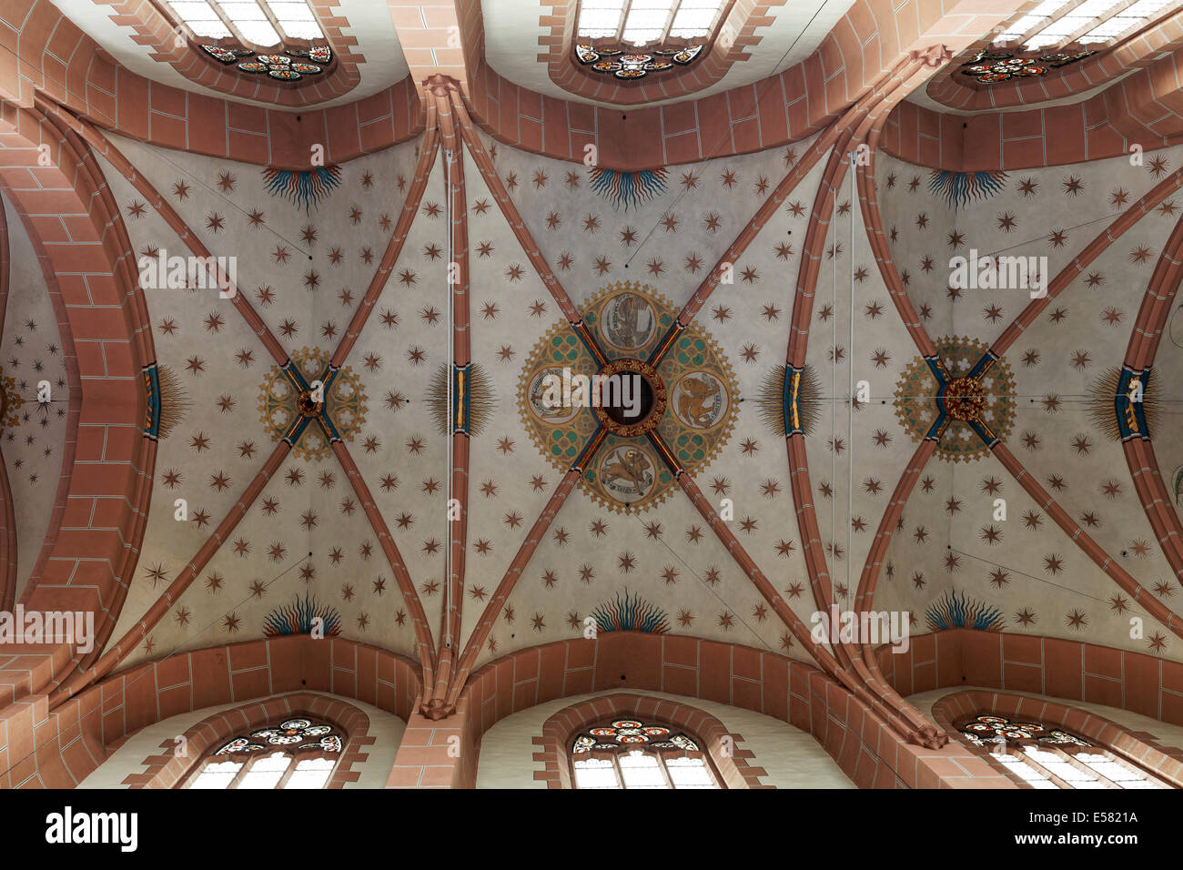 Gothic gerippten Gewölbe mit Gemälden, Liebfrauenkirche, Oberwesel, Rheinland-Pfalz, Deutschland Stockfoto