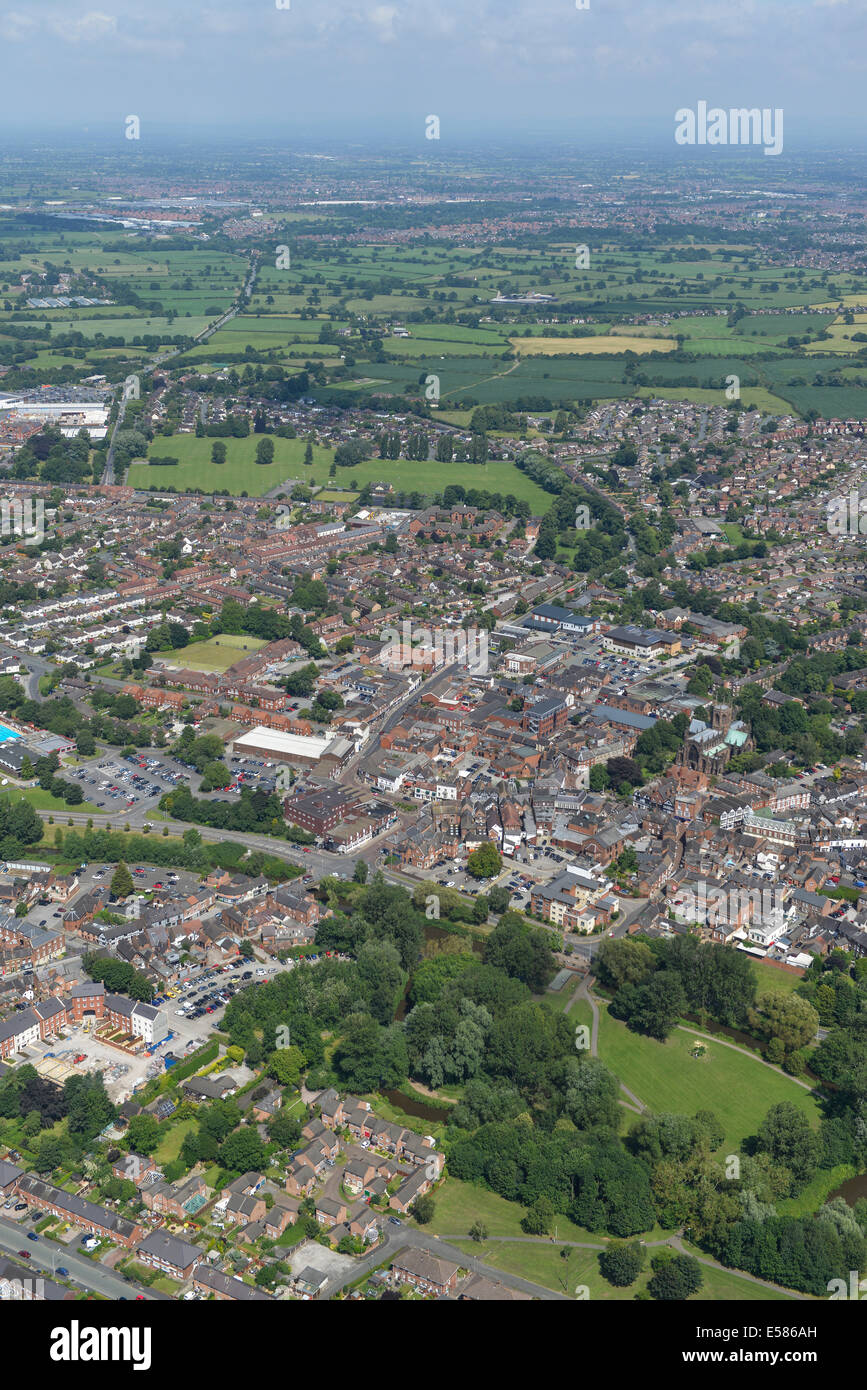 Eine Luftaufnahme zeigt die Stadt Nantwich und die Landschaft von Cheshire. Stockfoto