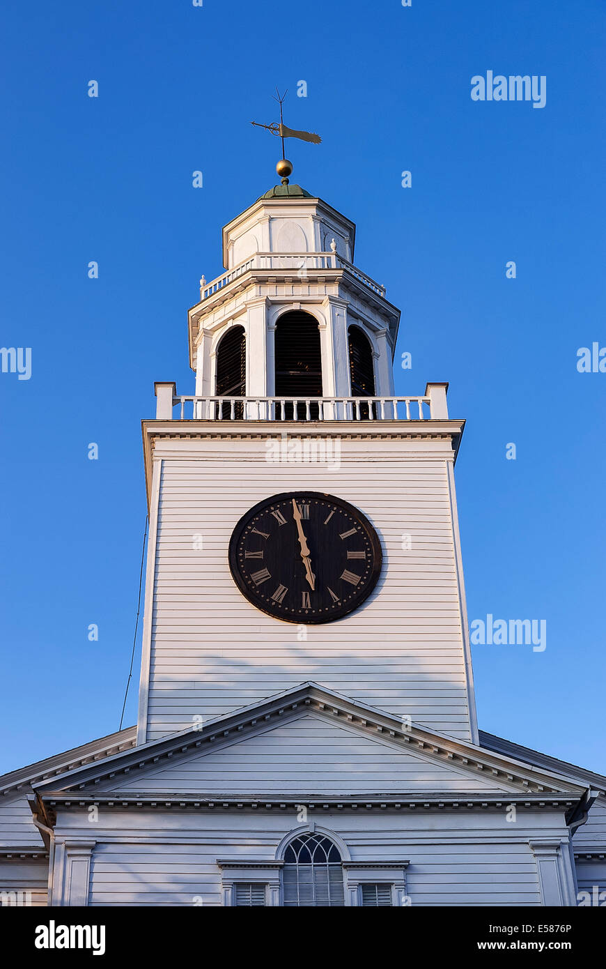 Kirche, Turm und Turmuhr, Lenox, Massachusetts, USA Stockfoto
