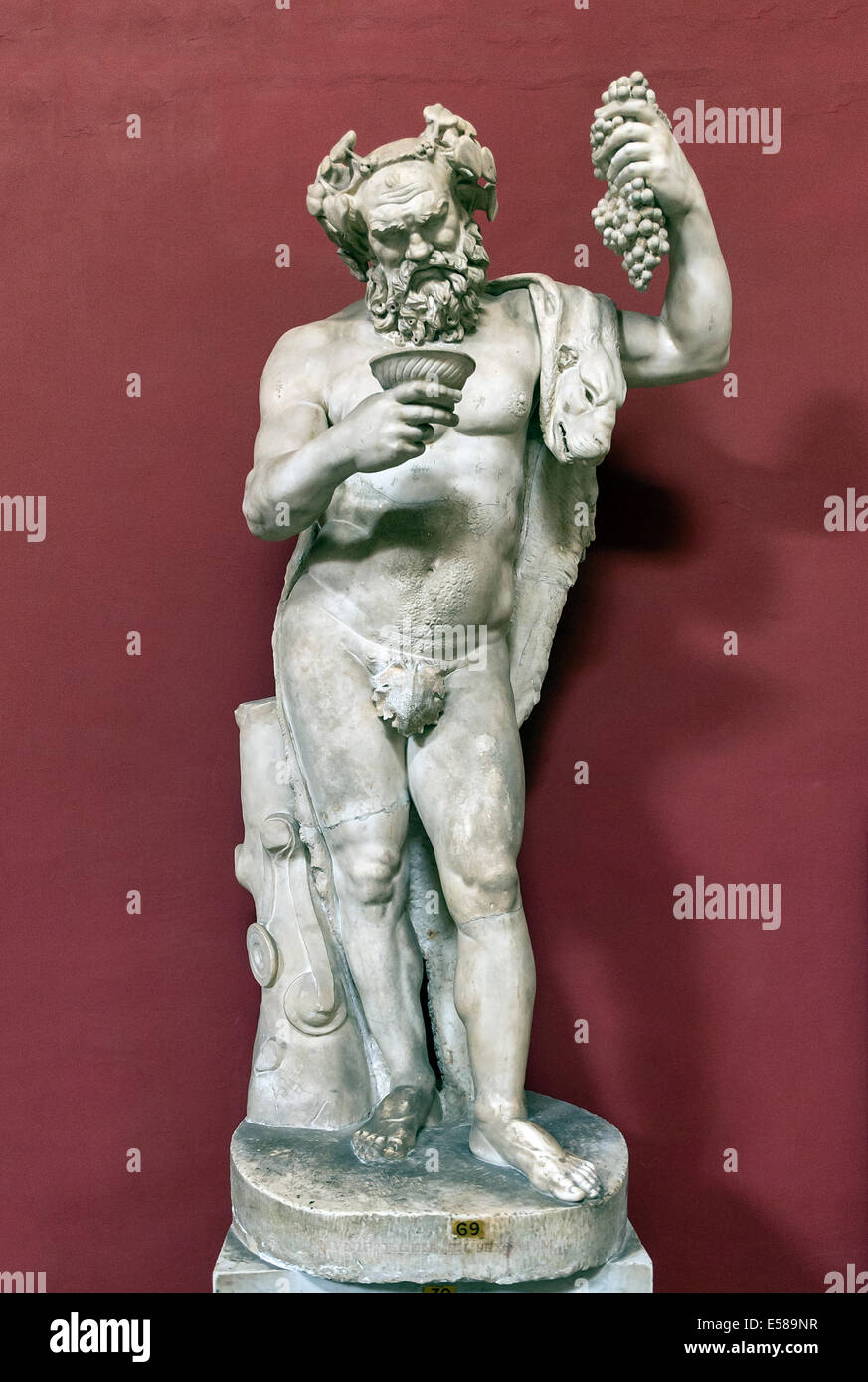 Marmorstatue eines betrunkenen Silen, Pio-Clementine Museum, Raum der Musen, Vatikanischen Museen, Rom, Italien Stockfoto