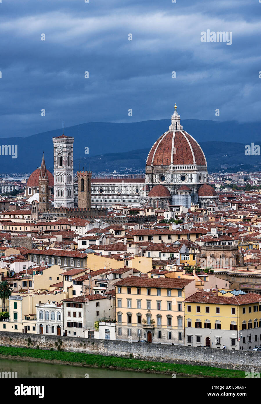 Blick auf Stadt und Dom-Architektur, Florenz, Italien Stockfoto