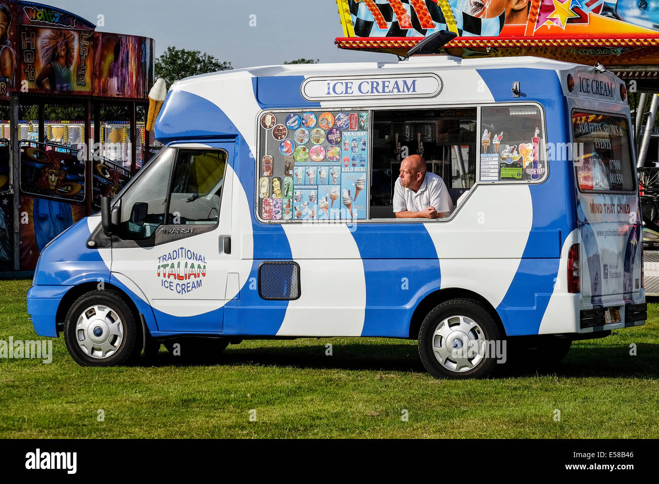 Ein Eiswagen auf dem Festival in Brentwood. Stockfoto