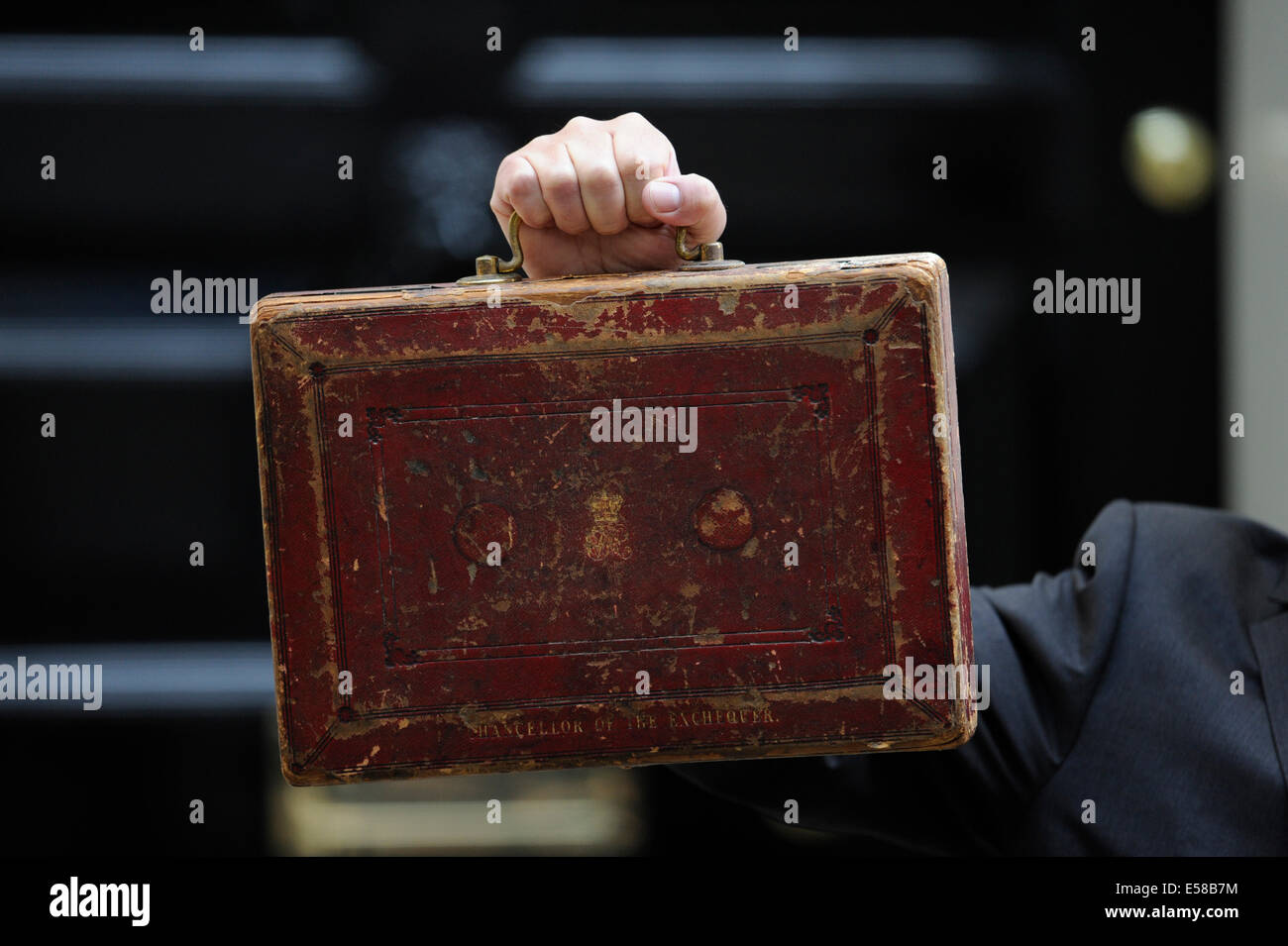 Diese 2009 abgebildeten roten Aktentasche ist bekannt als die "Budget" oder "rote Box" und ist eine ministerielle Box. Stockfoto