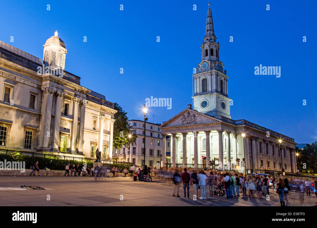 St. Martins In den Bereichen Trafalgar Square Nacht London Vereinigtes Königreich Stockfoto