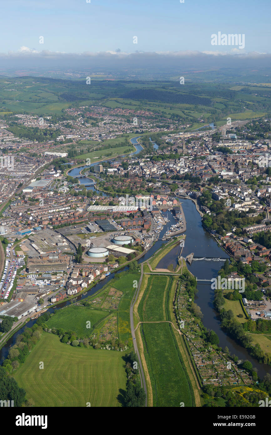 Eine Luftaufnahme, Blick nach Norden entlang der Fluss Exe in Richtung Exeter City Centre in Devon, Großbritannien Stockfoto