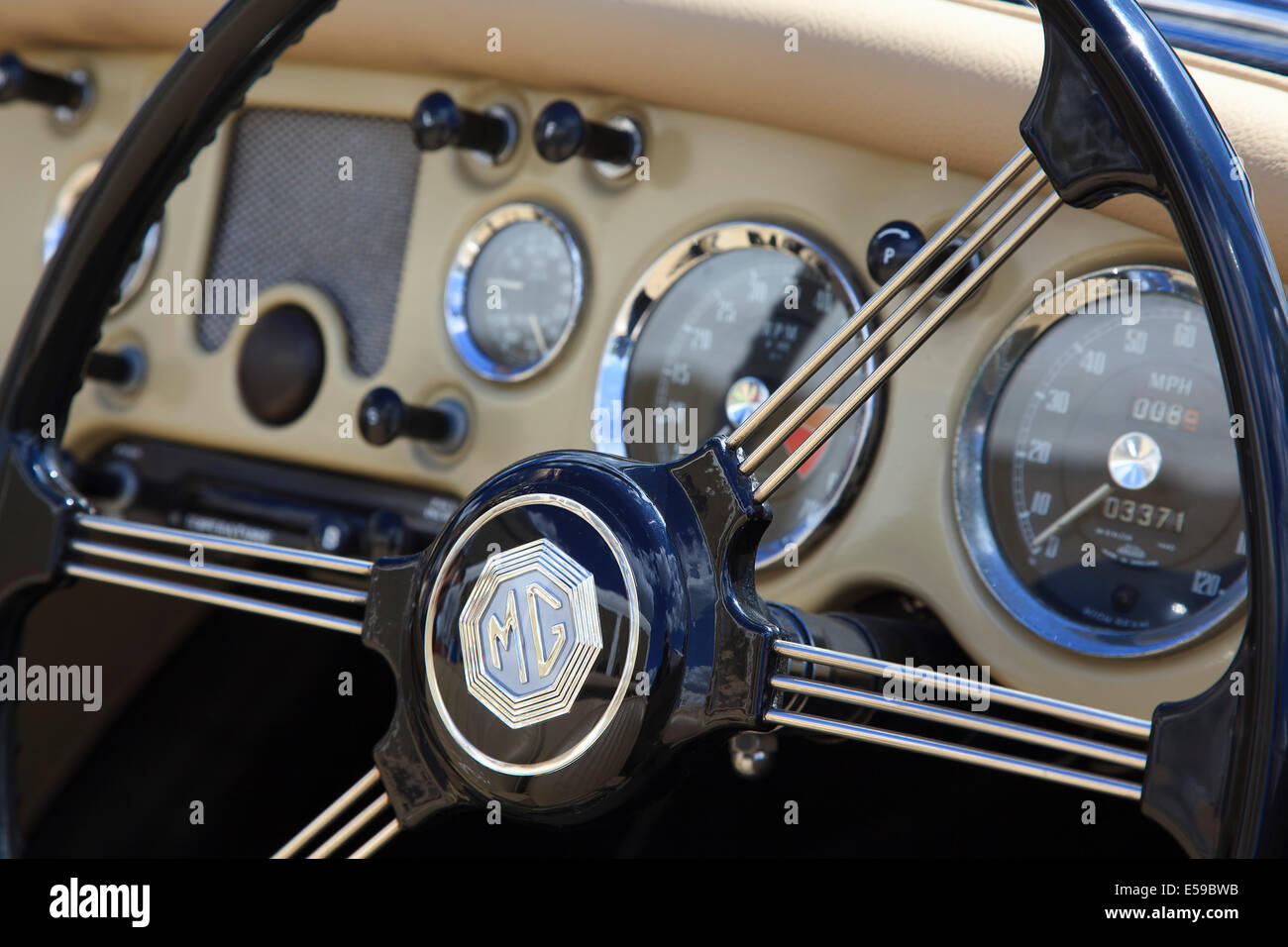 Transport, Autos, alte, klassische Auto-Show, Detail der klassische MG Lenkrad. Stockfoto