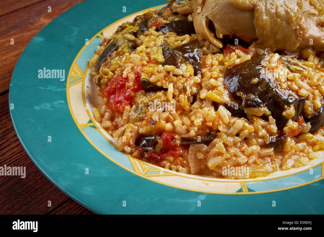 Maqluba ist ein traditionelles Gericht der arabische Levante, Persien, und Palestine.dish umfasst Fleisch, Reis und gebratenem Gemüse legte ich Stockfoto