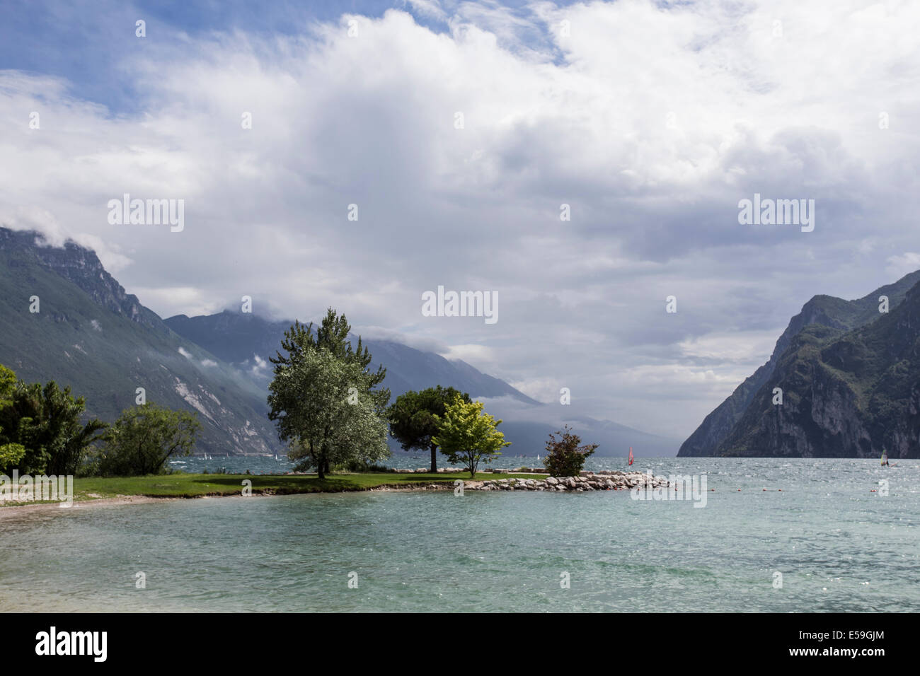 Gardasee vom Resort entfernt von Riva del Garda, Italien Stockfoto