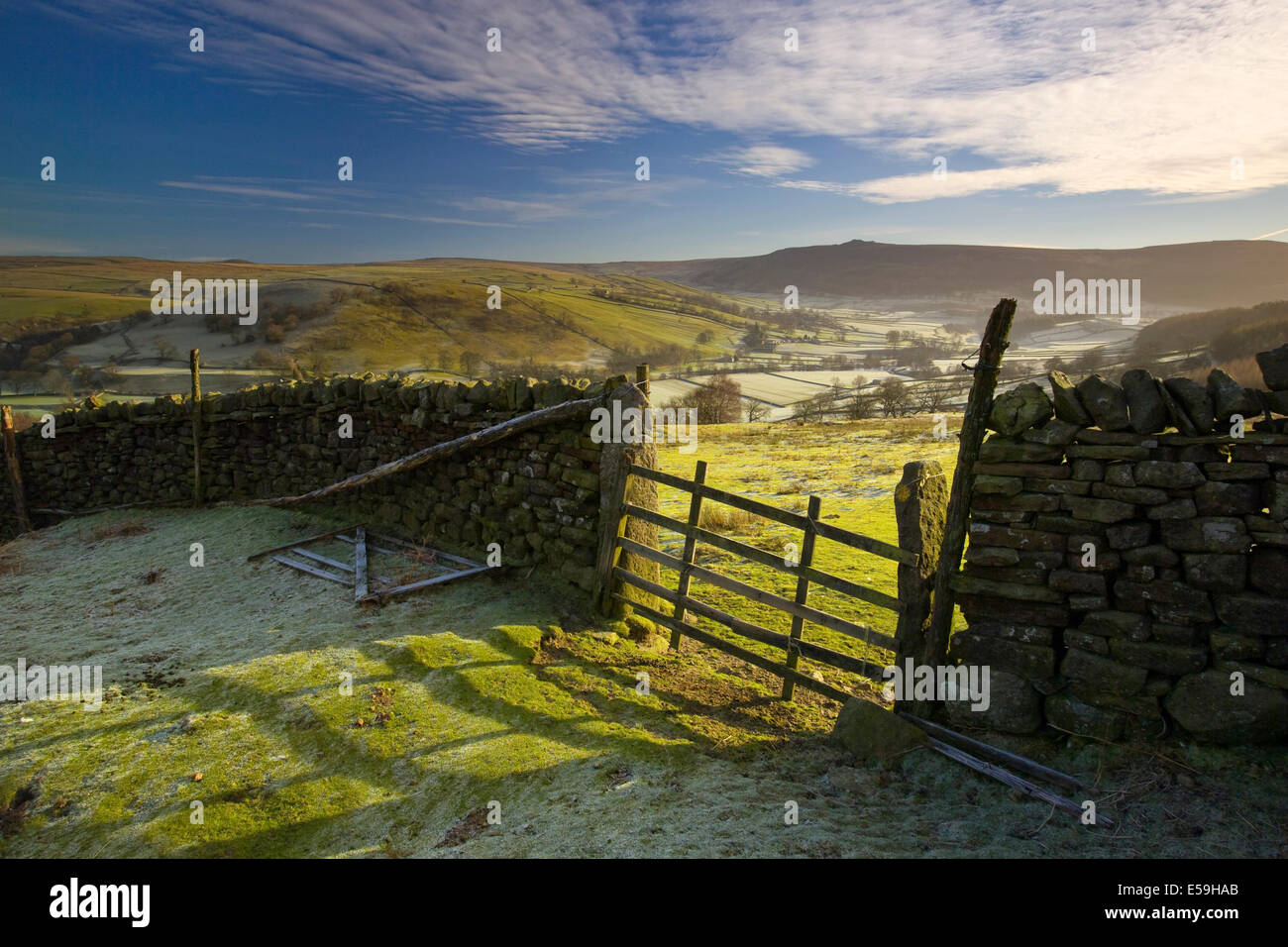 Fernblick über Simons Sitz in Wharfedale aus Burnsall fiel Stockfoto