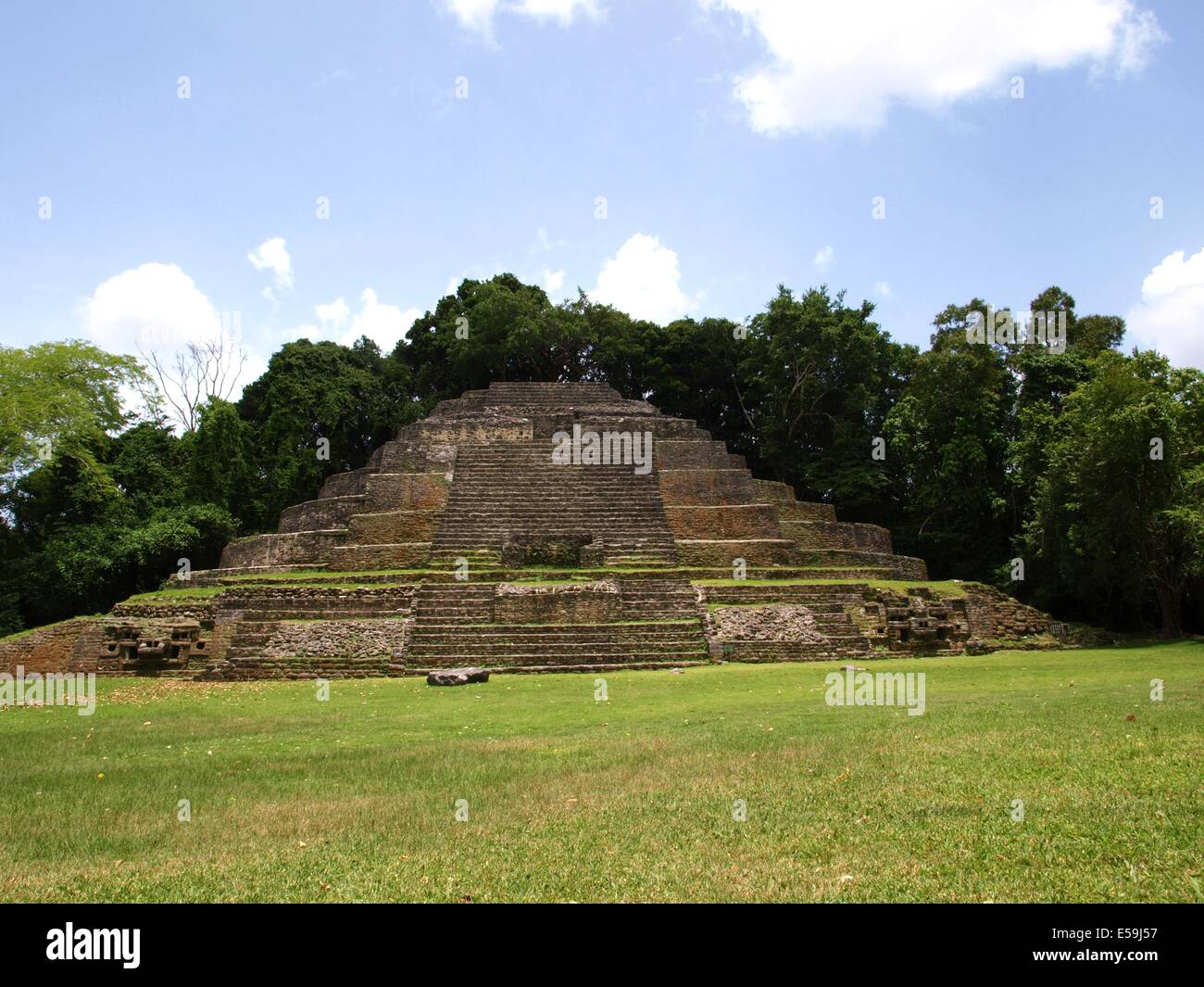 Der Jaguar-Tempel von Lamanai, Belize Stockfoto