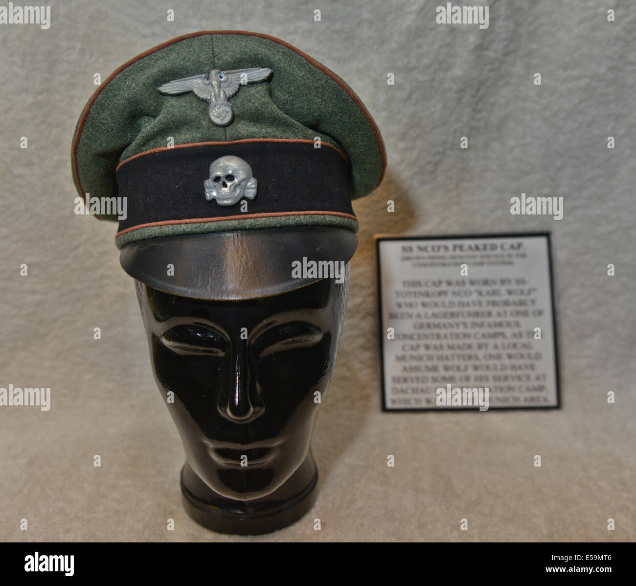Bild von: Jules Annan Bild zeigt: Original Nazi-SS NCO Spitze Kappe, getragen von Karl Wolf Datum; 07.08.2014 Stockfoto