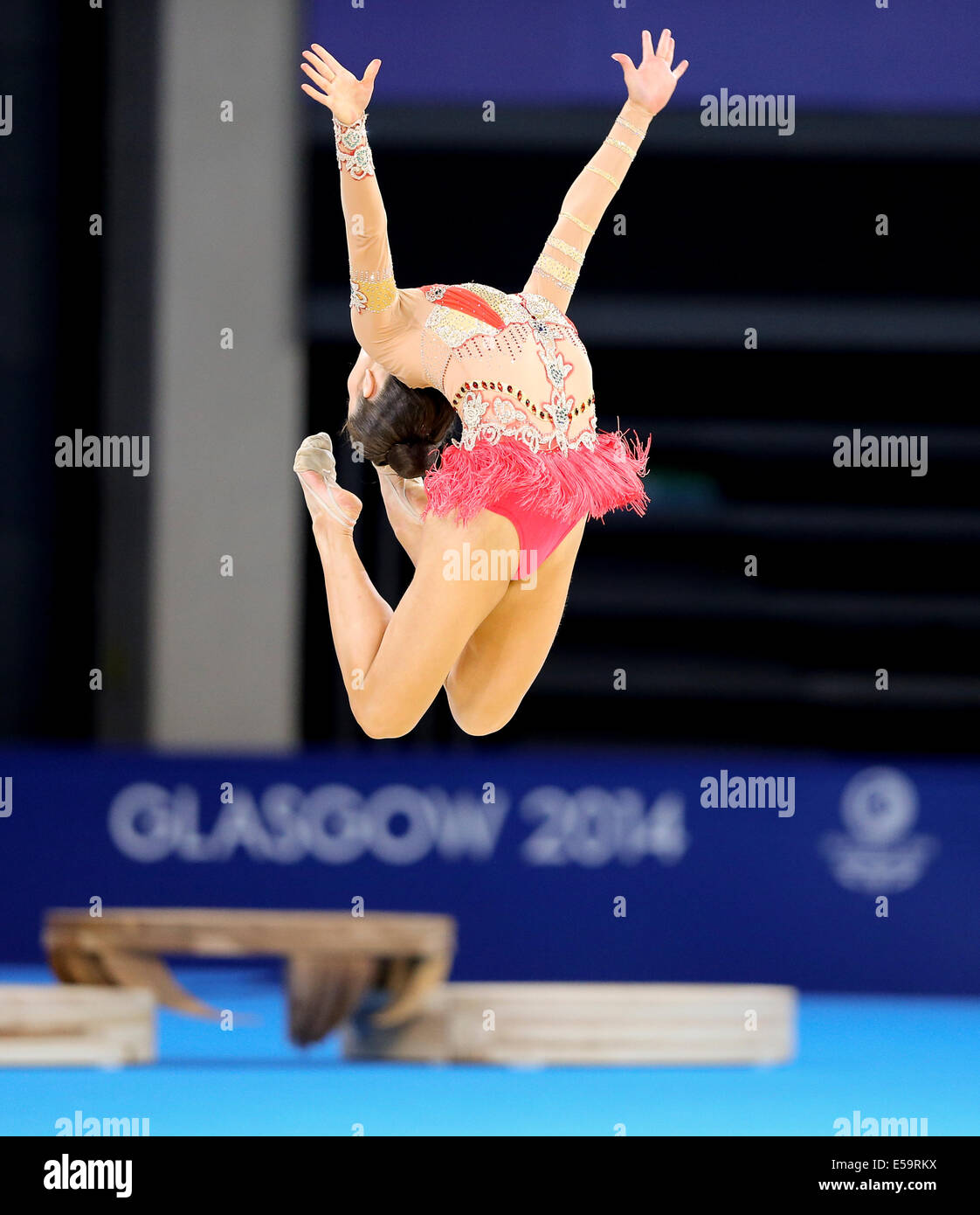 SECC, Glasgow, Schottland, Großbritannien. 24. Juli 2014.   Rhythmische Sportgymnastik SSE Hydro. Team und individuelle Qualifikation. Lynne Hutchison ENG Credit: ALAN OLIVER/Alamy Live-Nachrichten Stockfoto