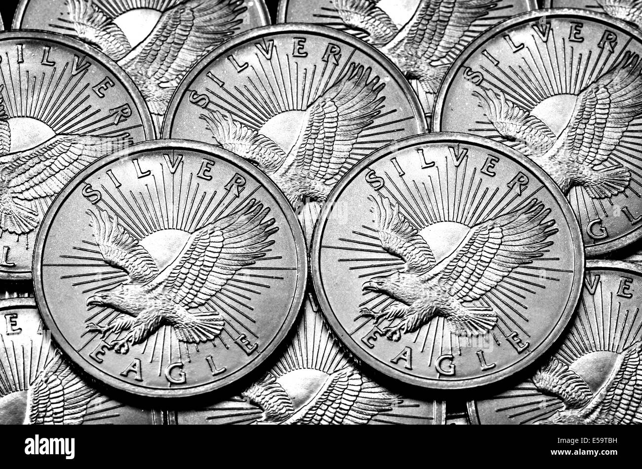 Münzen aus Silber amerikanisches Geld mit Wort Eagle Stockfoto
