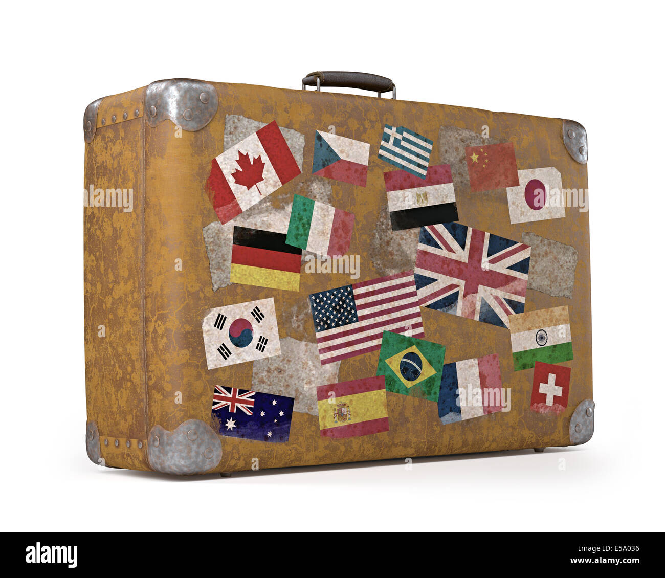 Antiker Koffer mit Briefmarken Flaggen, die jedes Land reiste. Clipping-Pfad enthalten. Stockfoto
