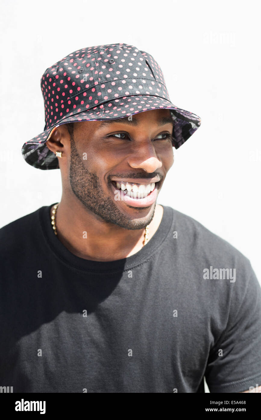 Afrikanische amerikanische Mann lächelnd Stockfoto