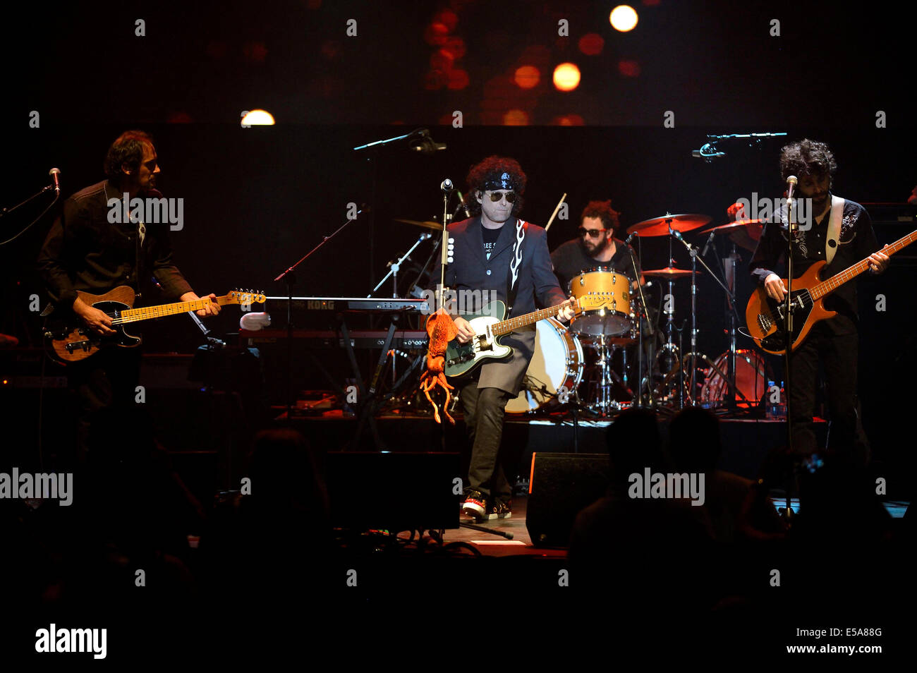 Andrés Calamaro führt während seiner Bohemio-Tour am 23. Juli 2014 im La Riviera in Madrid, Spanien. Stockfoto