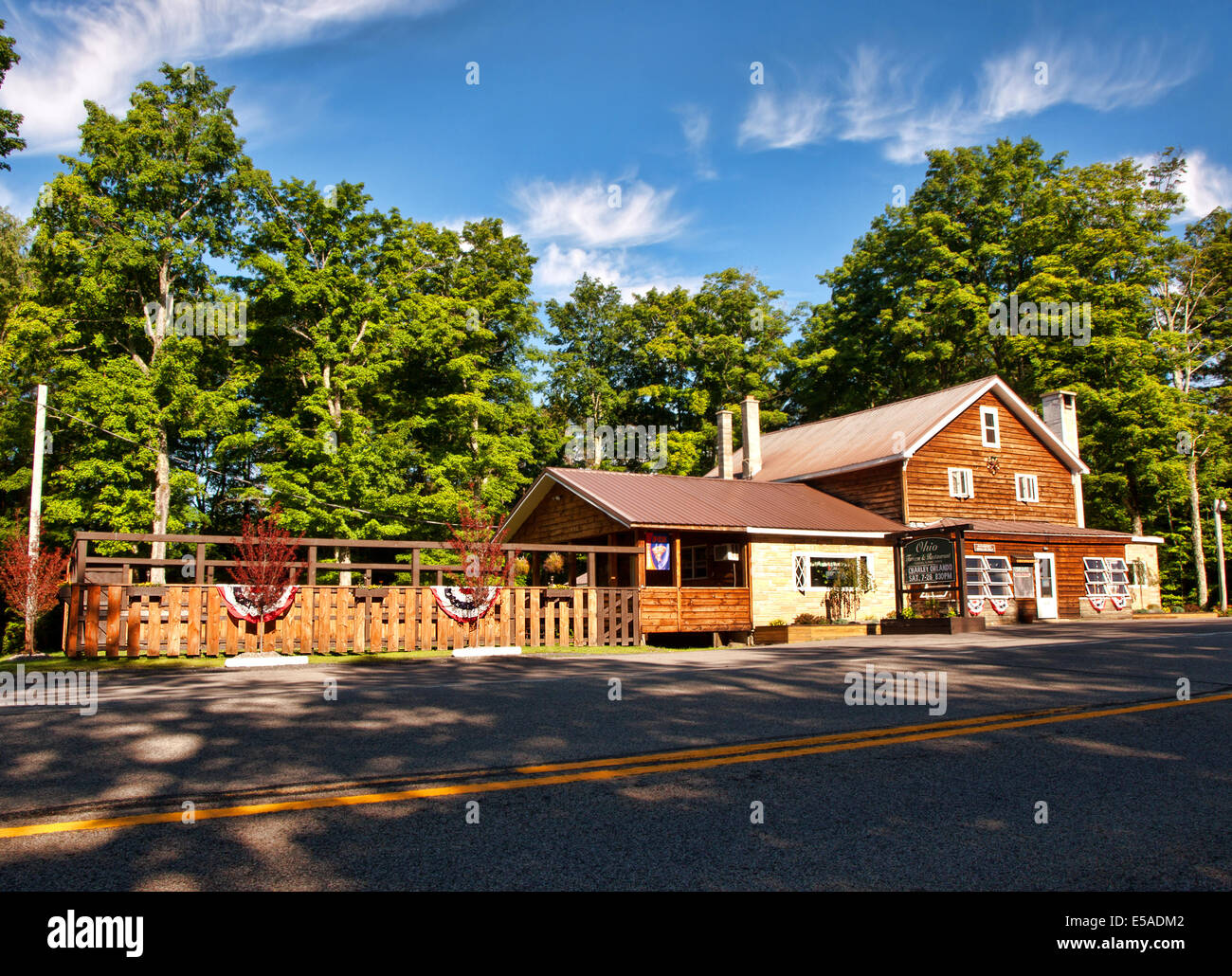 Kalten Brook, New York, USA-Juli 24,2014. Der Ohio Taverne und Restaurant in den Adirondack Mountains State Park Stockfoto