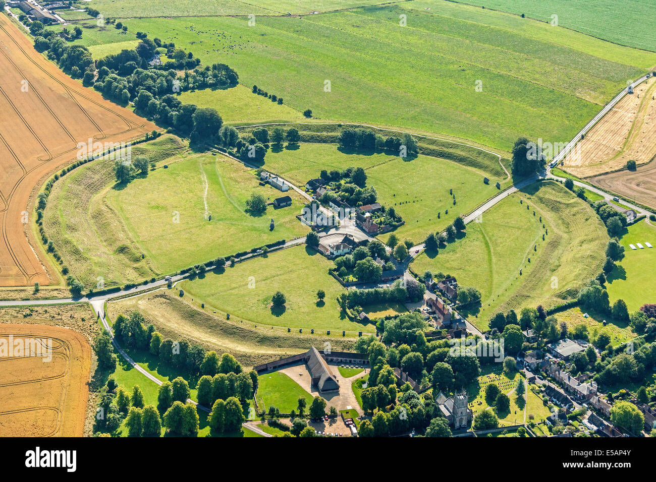 Luftaufnahme der Steinkreis von Avebury, Wiltshire, UK. JMH6176 Stockfoto