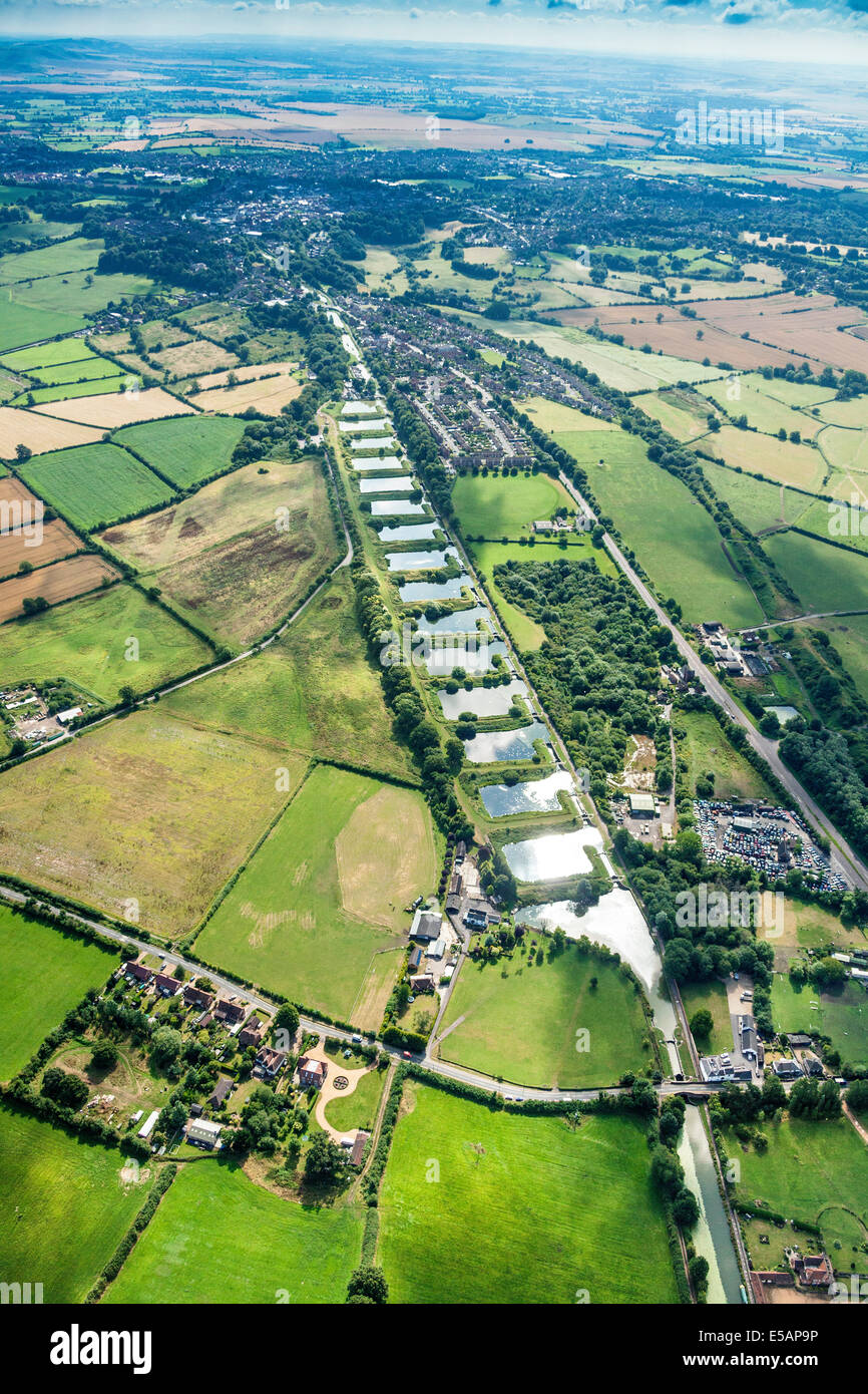 Luftaufnahme von Caen Hill Locks auf der Kennet und Avon Kanal, Devizes, Wiltshire, UK. JMH6193 Stockfoto