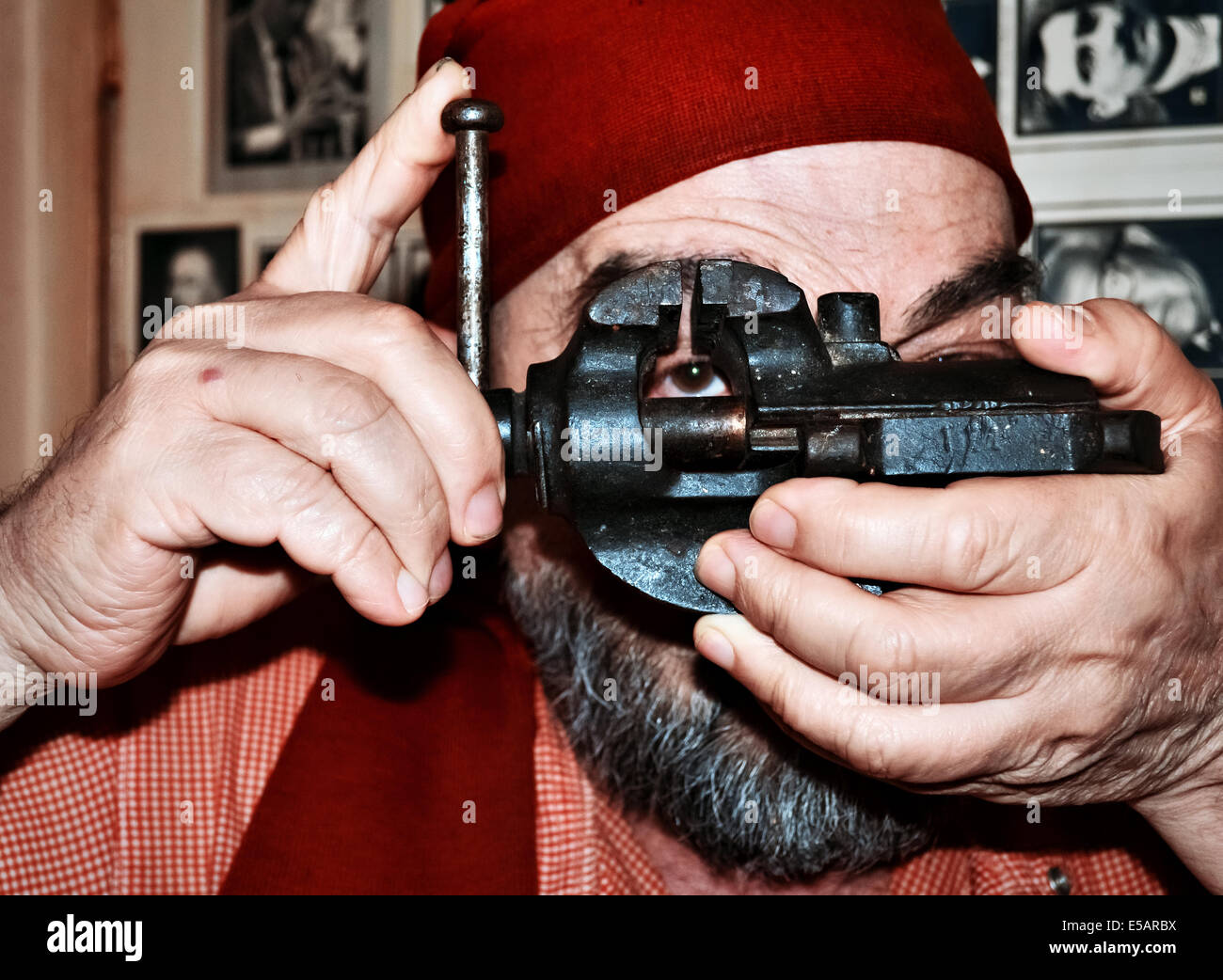 Geniale Fotograf vor seinem Portrait portfolio Stockfoto