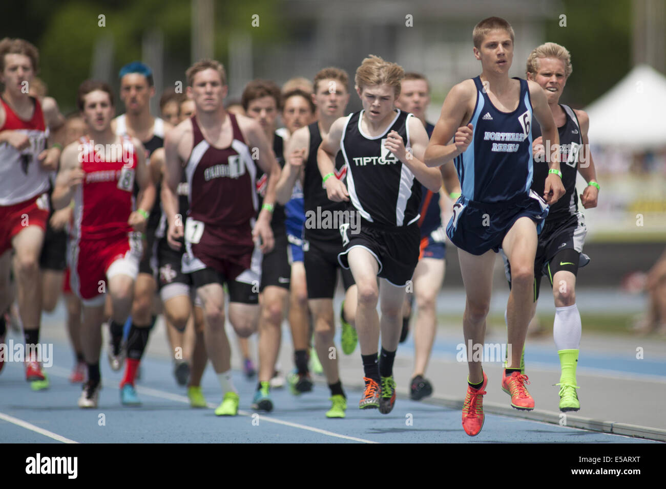 Des Moines, Iowa, USA. 24. Mai 2014. Nordosten des Eli Kaczinski, konkurriert in der 2A jungen 1600 Meter bei der Iowa State Track Championships an der Drake University in Des Moines, IA, Samstag, 24. Mai 2014 laufen. © Louis Brems/Quad-Stadt-Zeiten / ZUMA Draht/Alamy Live News Stockfoto