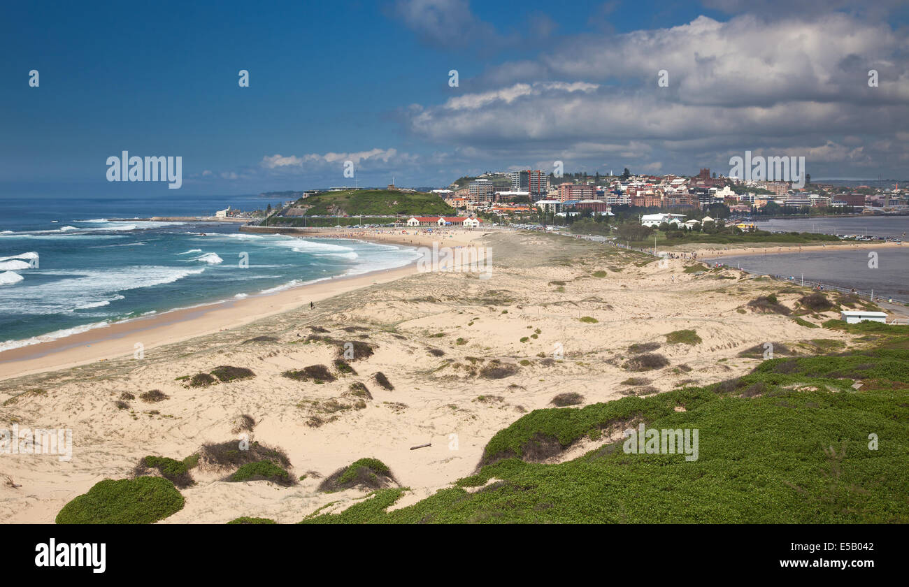 Nobbies Strand Newcastle in Australien eine große Industriestadt mit wunderschönen Stränden Stockfoto